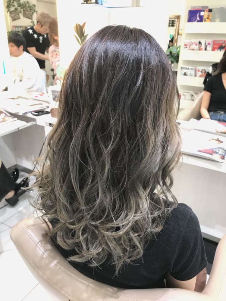 ハイライトグラデーション グレー ヘアカタログ Ash 大宮店 山崎