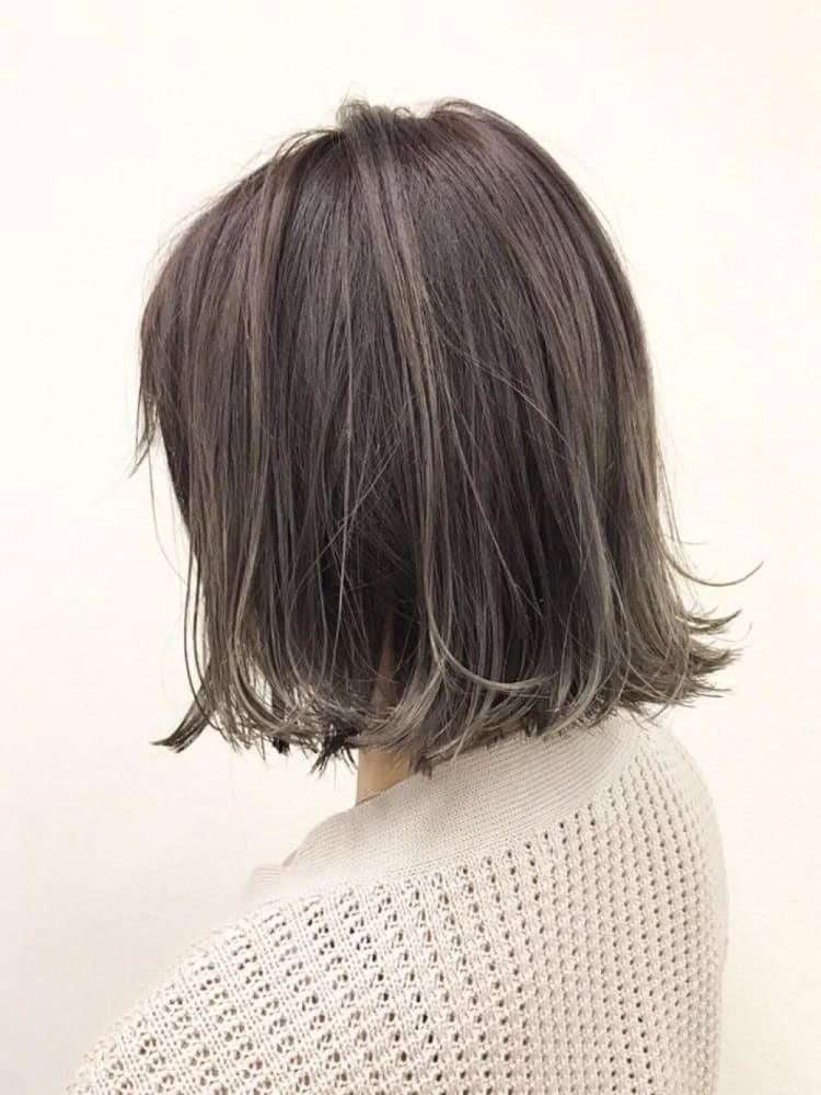 ハイライト ボブ 立体感がでるハイライトが入った切りっぱなしボブ ヘアカタログ ヘアサロン 美容院 Ash オフィシャルサイト