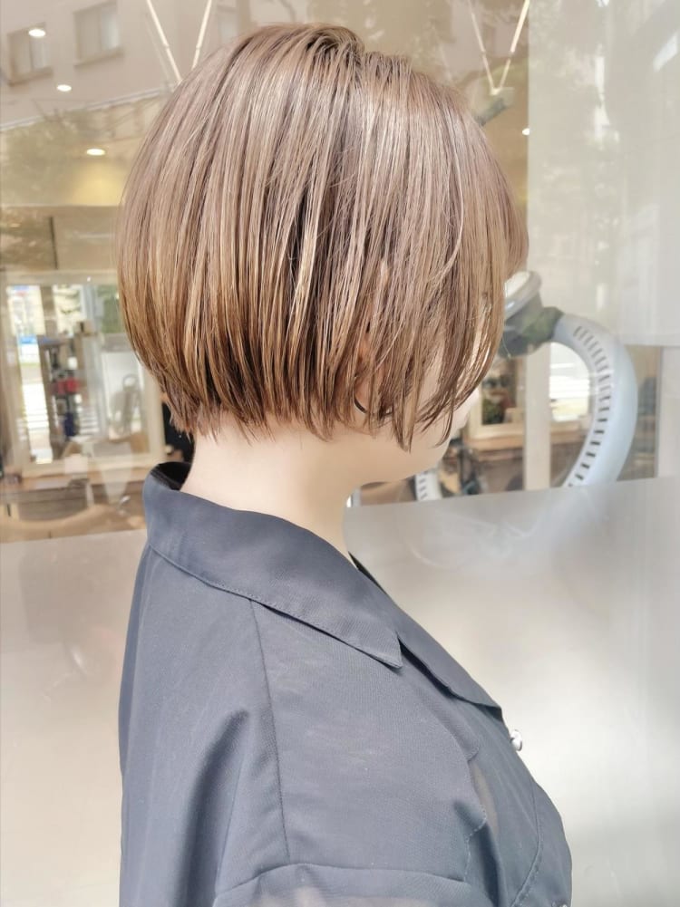 ショートとボブの間 丸みショートボブ ヘアカタログ Ash 三鷹店 新谷 拓哉 ヘアサロン 美容院 Ash オフィシャルサイト