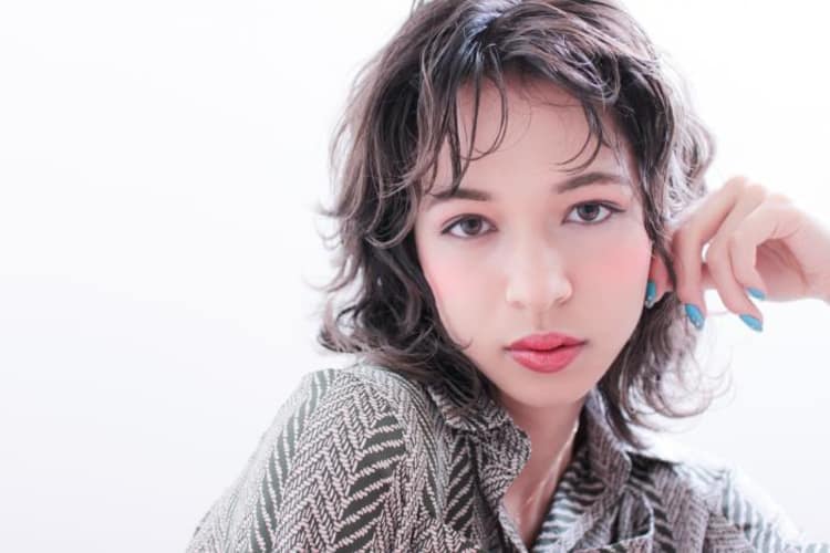 シースルーバング ウルフショート イルミナカラー ヘアカタログ Ash 二子玉川店 亀山 直紀 ヘアサロン 美容院 Ash オフィシャルサイト