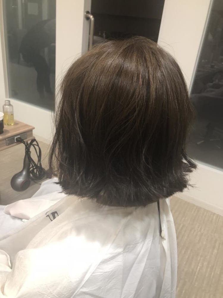 外ハネ切りっぱなしボブ ヘアカタログ ヘアサロン 美容院 Ash オフィシャルサイト