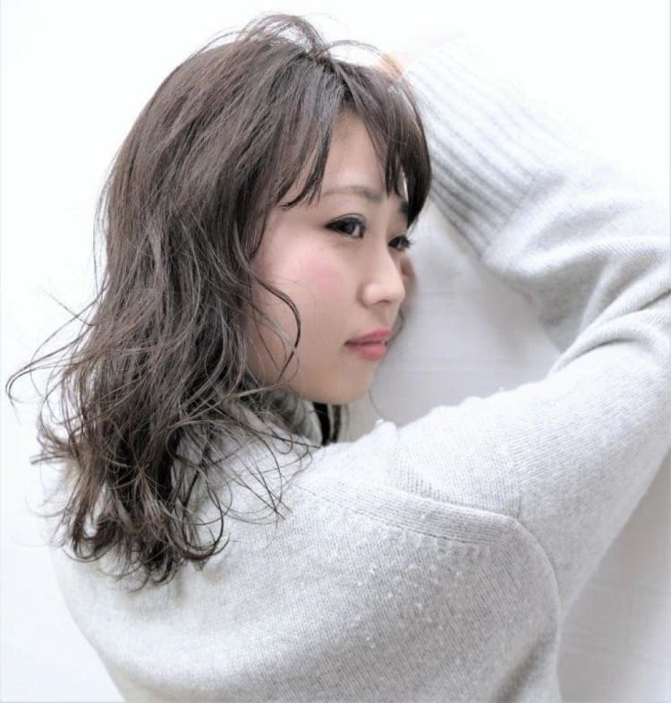 ミディアムレイヤーパーマスタイル ヘアカタログ Ash 日野店 原田 裕道 ヘアサロン 美容院 Ash オフィシャルサイト