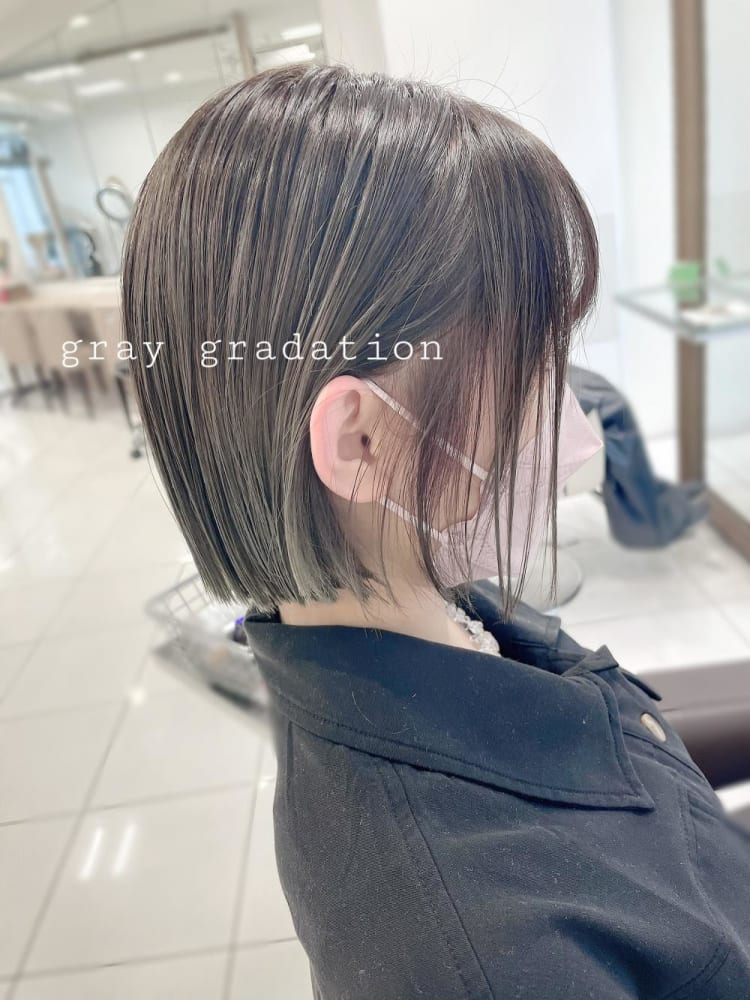 グレーグラデーションのぱつっとボブ ヘアカタログ Ash 高円寺店 岡田 千英里 ヘアサロン 美容院 Ash オフィシャルサイト