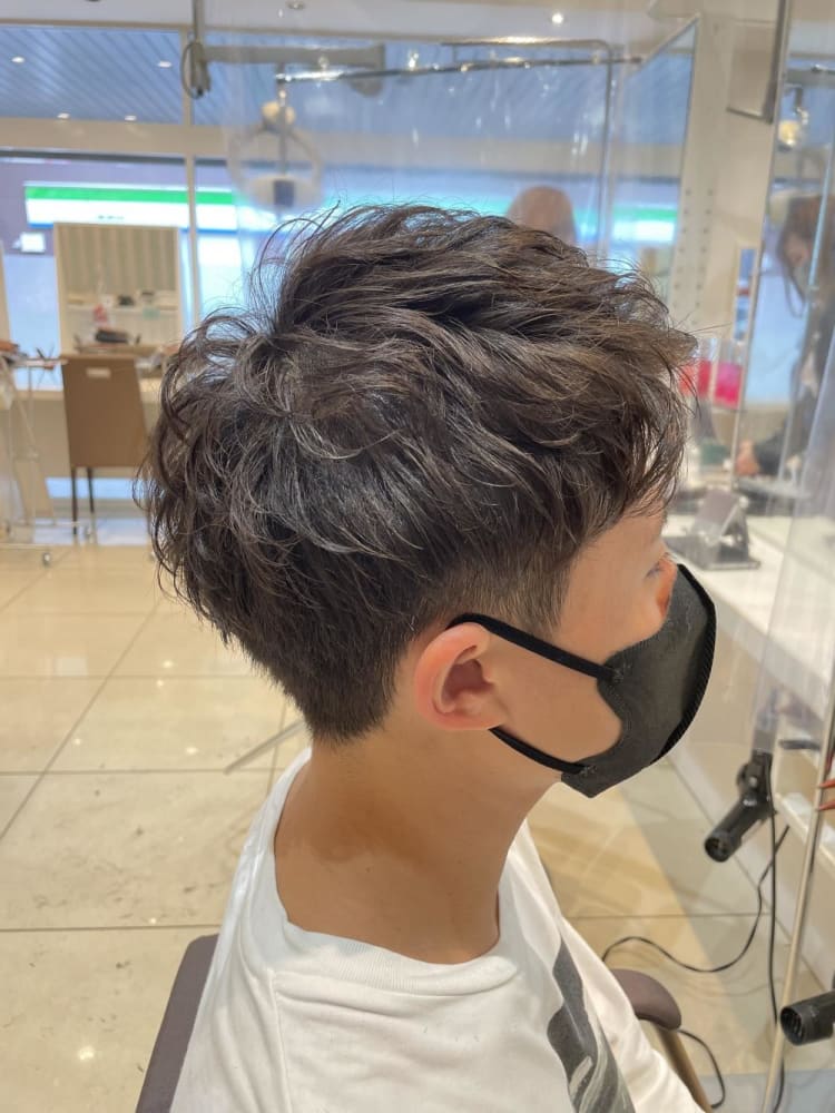 ツーブロック刈り上げ ナチュラル束間パーマ ヘアカタログ ヘアサロン 美容院 Ash オフィシャルサイト ツーブロック刈り上げ ナチュラル束間パーマ ヘアカタログ ヘアサロン 美容院 Ash オフィシャルサイト