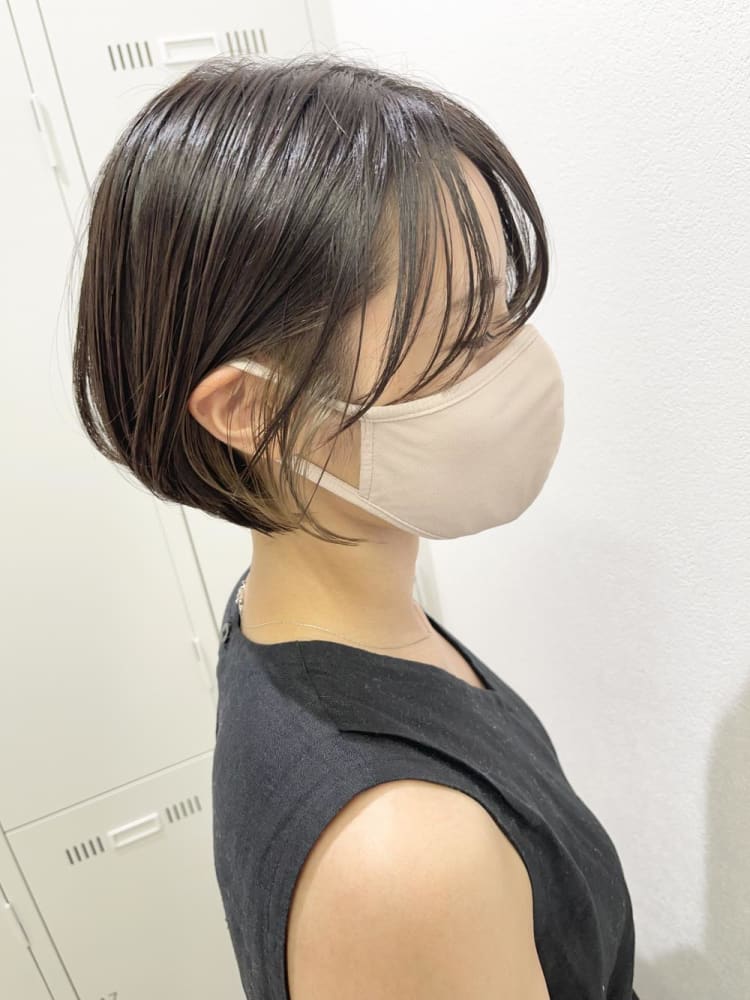 イヤリングカラーがかわいい黒髪ショートボブ ヘアカタログ Ash 下北沢店 四ツ家 裕 ヘアサロン 美容院 Ash オフィシャルサイト