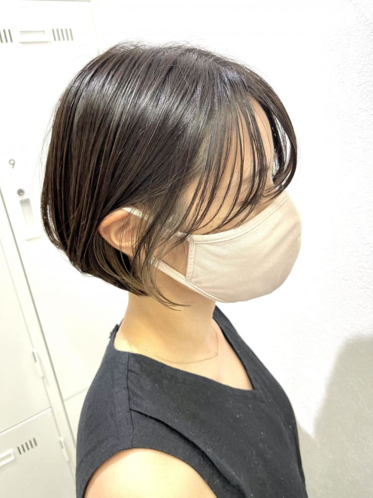 イヤリングカラーがかわいい黒髪ショートボブ ヘアカタログ Ash 下北沢店 四ツ家 裕 ヘアサロン 美容院 Ash オフィシャルサイト