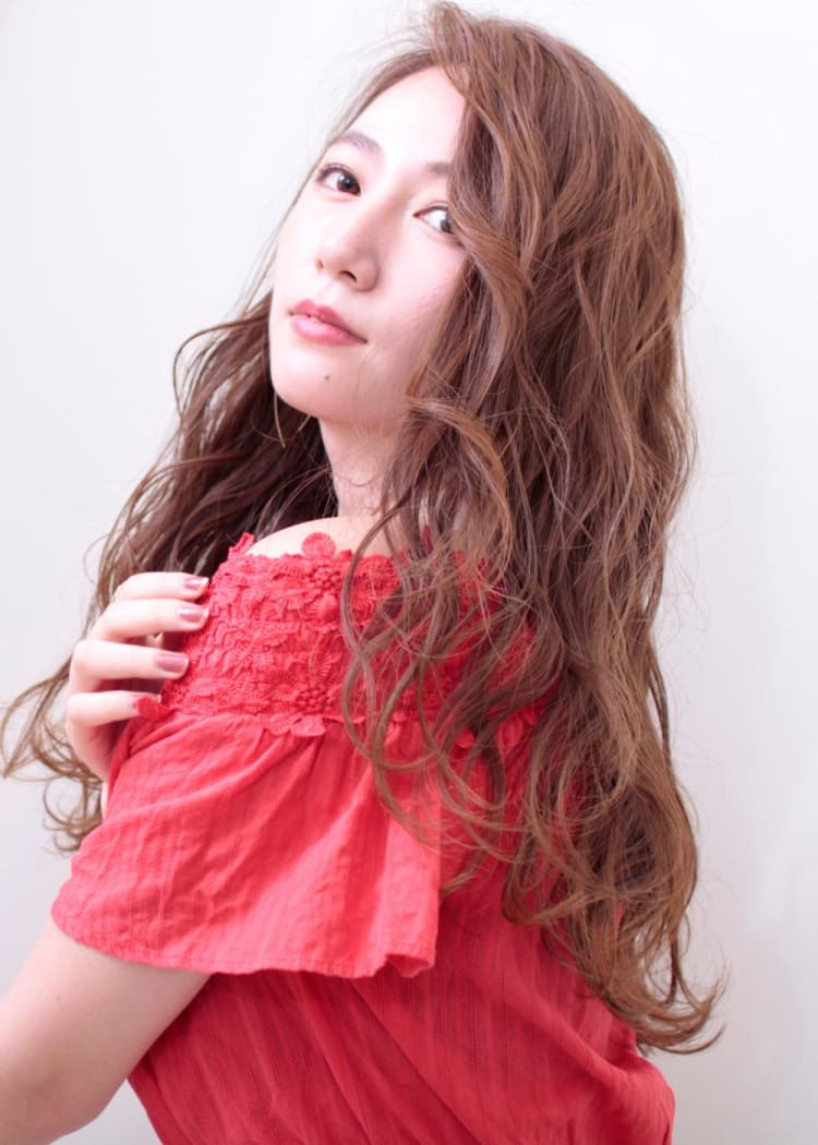 ふわふわロングレイヤー無造作ウェーブフォギーベージュ ヘアカタログ Ash 自由が丘店 西村 祐哉 ヘアサロン 美容院 Ash オフィシャルサイト