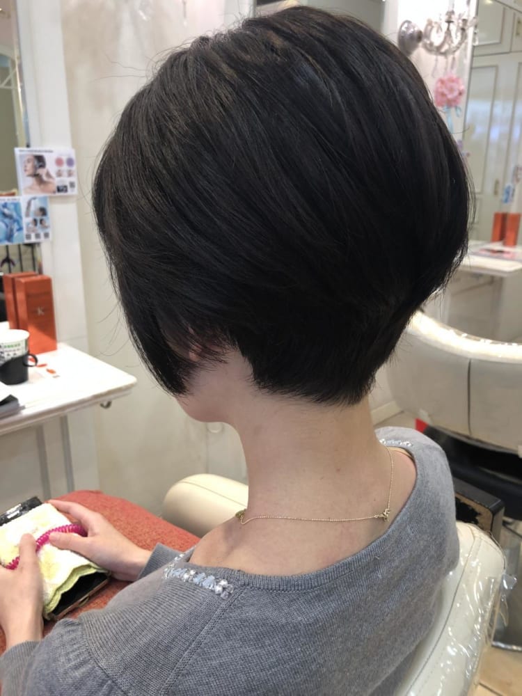 前下がりショートボブ ヘアカタログ Ash 北上尾店 浪川 智充 ヘアサロン 美容院 Ash オフィシャルサイト