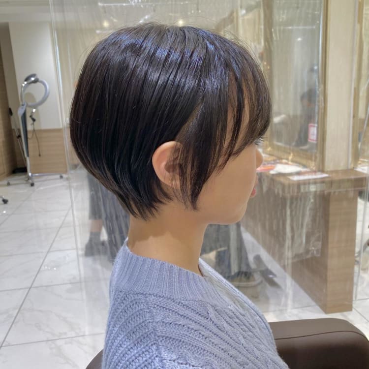 黒髪でも軽く柔らかく見えるショート ヘアカタログ Ash 中山店 高梨 ひかる ヘアサロン 美容院 Ash オフィシャルサイト