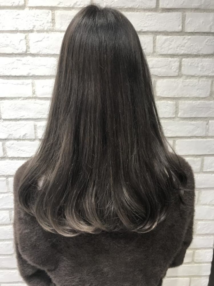 パールグレージュ グラデーションカラー ヘアカタログ Ash 戸田公園店 花木 洋斗 ヘアサロン 美容院 Ash オフィシャルサイト