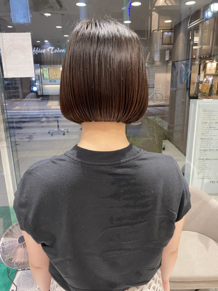 ラインのある切りっぱなしボブ ヘアカタログ Ash 等々力店 寺内 紳悟 ヘアサロン 美容院 Ash オフィシャルサイト