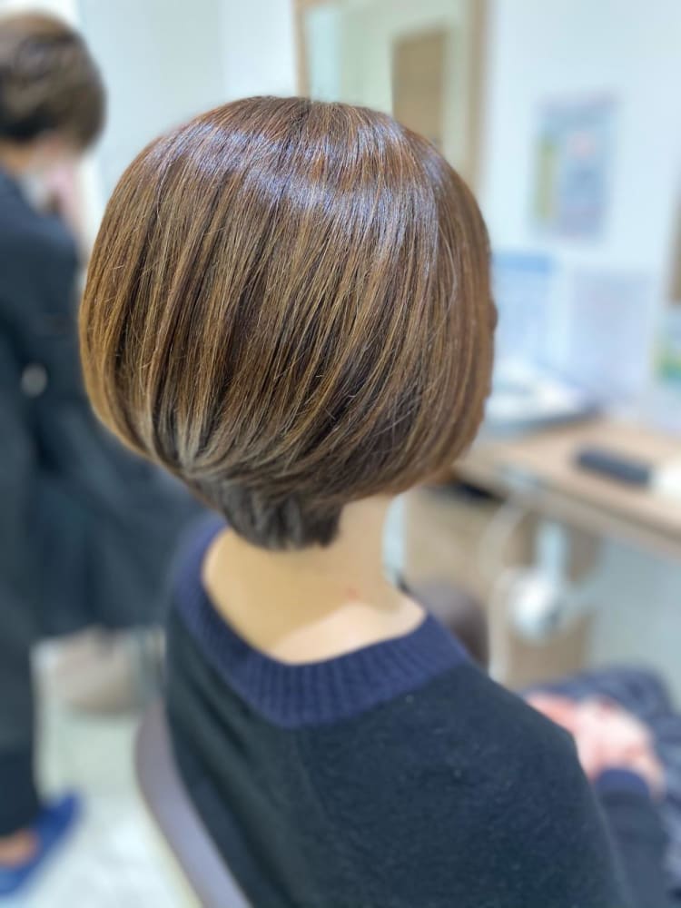 ナチュラルハイライトグレイカラー ヘアカタログ Ash 成増店 近藤 辰哉 ヘアサロン 美容院 Ash オフィシャルサイト