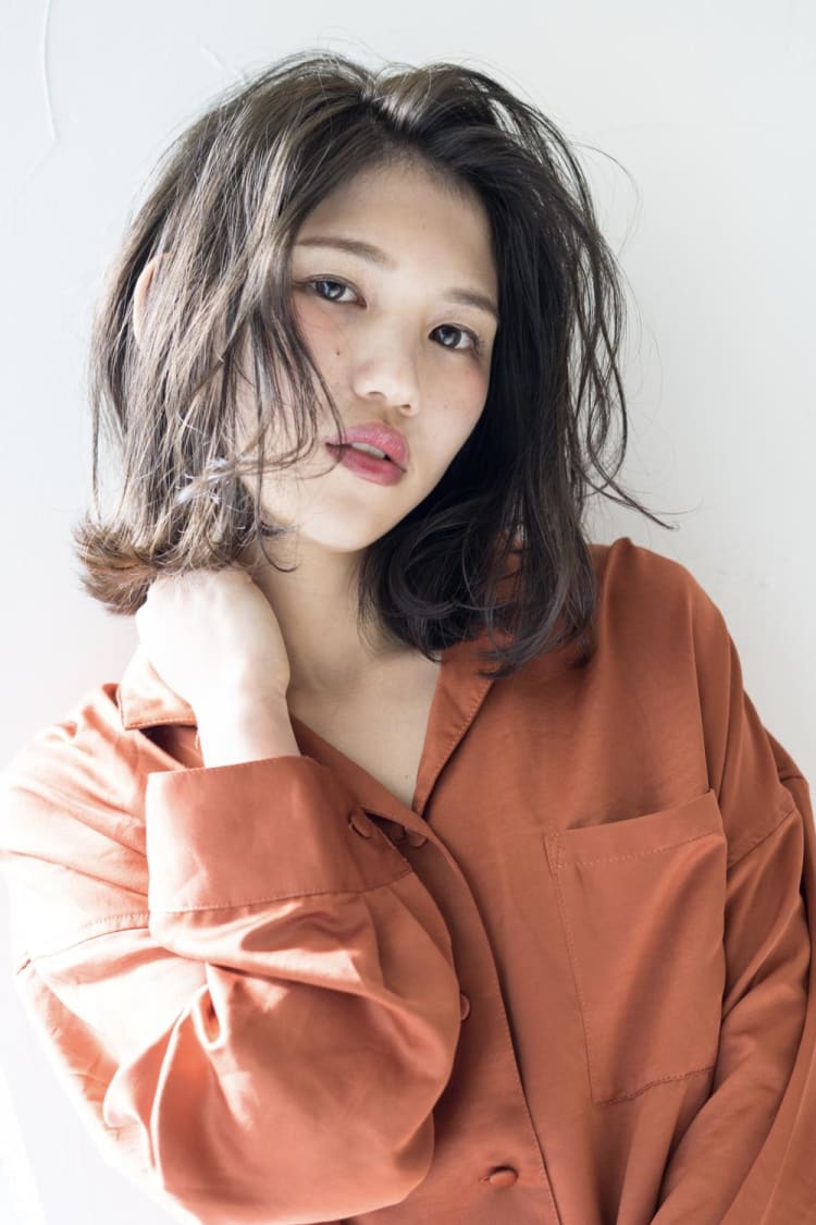 かきあげバングのニュアンス外ハネロブ ヘアカタログ Ash 祐天寺店 山田 涼一 ヘアサロン 美容院 Ash オフィシャルサイト