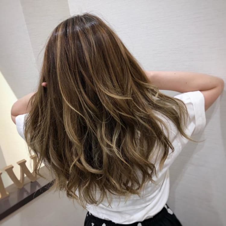 ハイライト サマーベージュべース ヘアカタログ ヘアサロン 美容院 Ash オフィシャルサイト