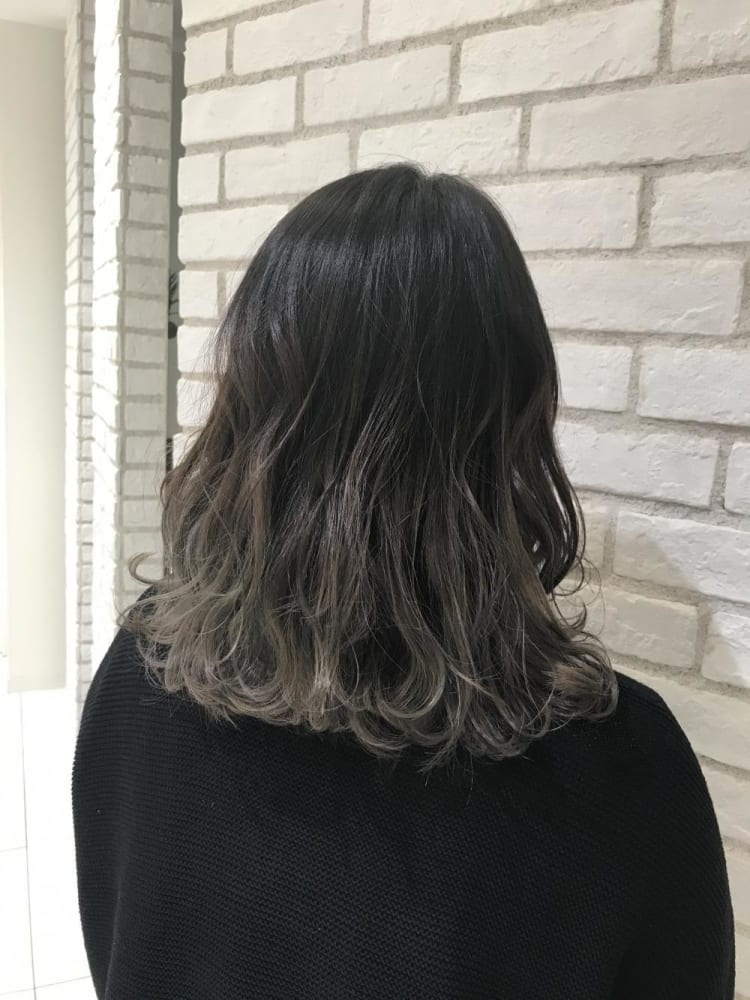 シルバーグレイ 外国人風グラデーションカラー ヘアカタログ Ash 戸田公園店 花木 洋斗 ヘアサロン 美容院 Ash オフィシャルサイト