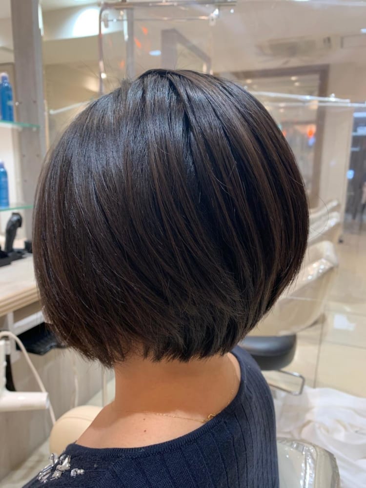 大人前下がりショート ヘアカタログ Ash 上大岡店 丸山 聡 ヘアサロン 美容院 Ash オフィシャルサイト