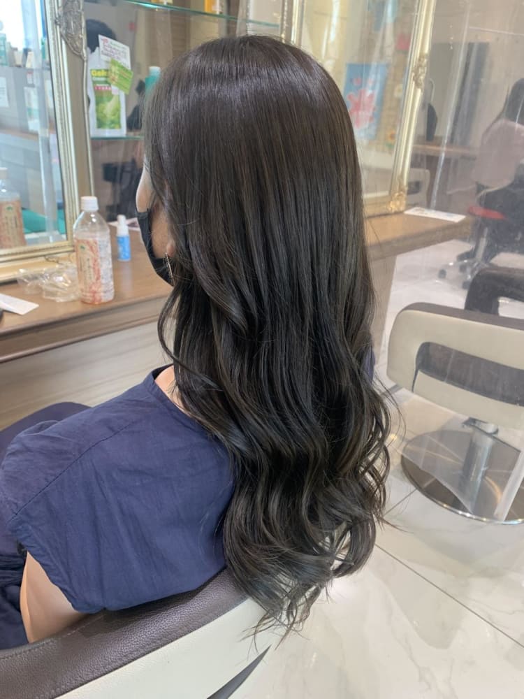 ハイライト カーキアッシュ ヘアカタログ Ash 十日市場店 佐藤 あき ヘアサロン 美容院 Ash オフィシャルサイト