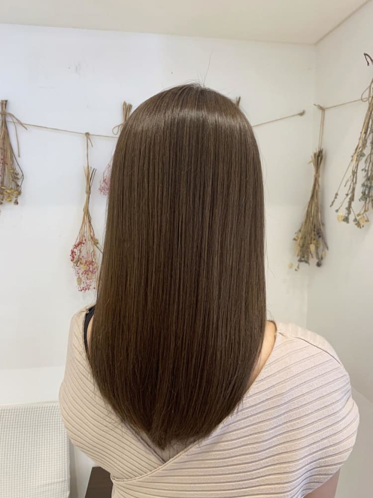 明るい白髪染め マットベージュ ヘアカタログ Ash 八幡山店 亀田 友香里 ヘアサロン 美容院 Ash オフィシャルサイト