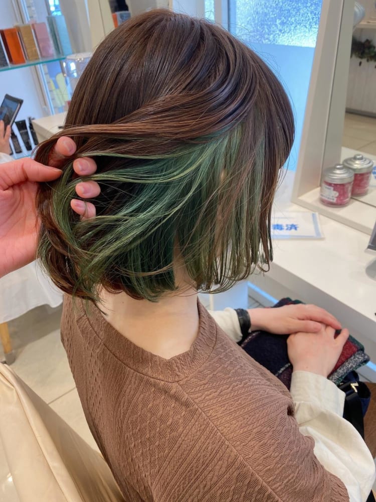 モスグリーンのインナーカラー ヘアカタログ Ash 八幡山店 羽田 有希 ヘアサロン 美容院 Ash オフィシャルサイト