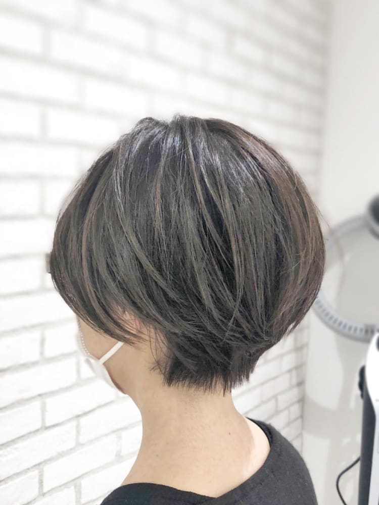 顔周り長めハンサムショート ヘアカタログ Ash いずみ中央店 尊田 恵一朗 ヘアサロン 美容院 Ash オフィシャルサイト