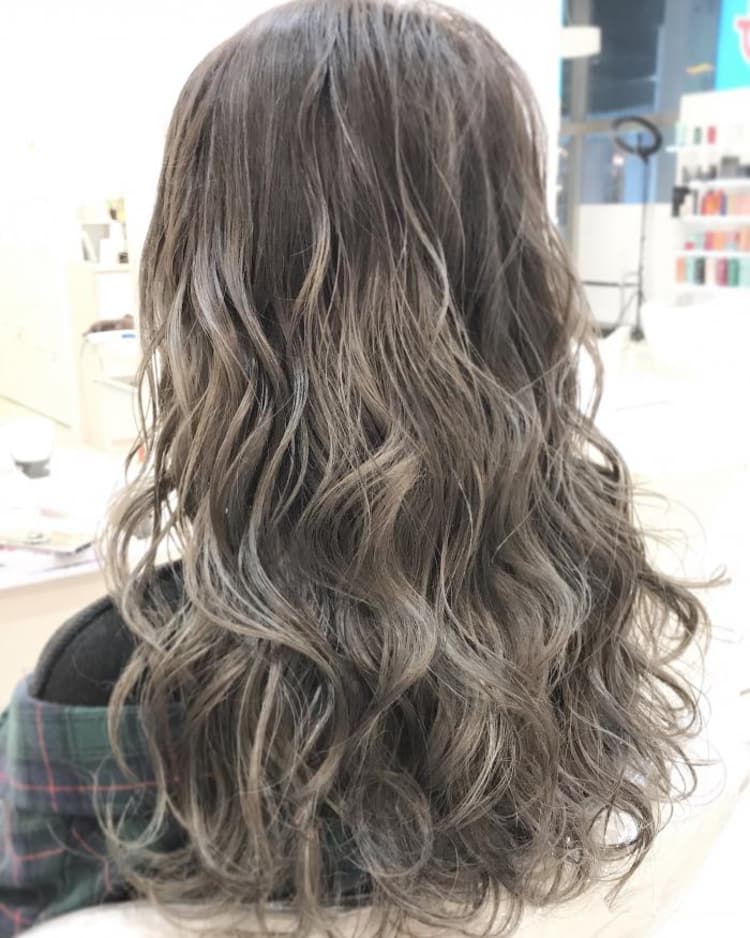 外国人風スモーキーグレージュ ヘアカタログ Ash 自由が丘店 西村 祐哉 ヘアサロン 美容院 Ash オフィシャルサイト 外国人風スモーキーグレージュ ヘアカタログ Ash 自由が丘店 西村 祐哉 ヘアサロン 美容院 Ash オフィシャルサイト