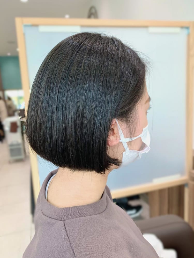 耳掛けしても可愛い 切りっぱなしボブ ヘアカタログ Ash 豊田店 高橋 美耶己 ヘアサロン 美容院 Ash オフィシャルサイト