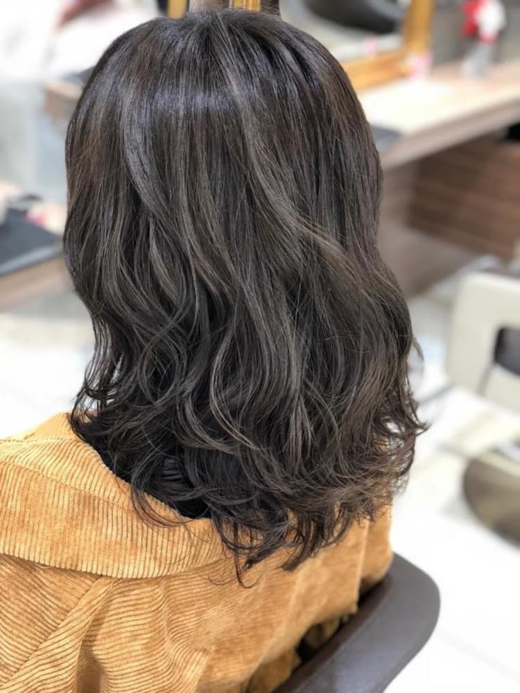 ブルージュカラーで透明感のある暗髪 ヘアカタログ Ash 等々力店 島袋 直之 ヘアサロン 美容院 Ash オフィシャルサイト