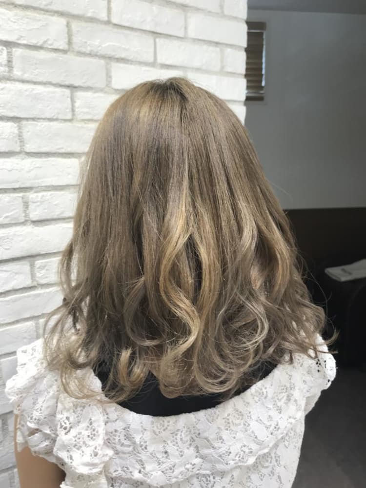 ダブルブリーチ ミルクティーベージュ ヘアカタログ Ash 戸田公園店 花木 洋斗 ヘアサロン 美容院 Ash オフィシャルサイト