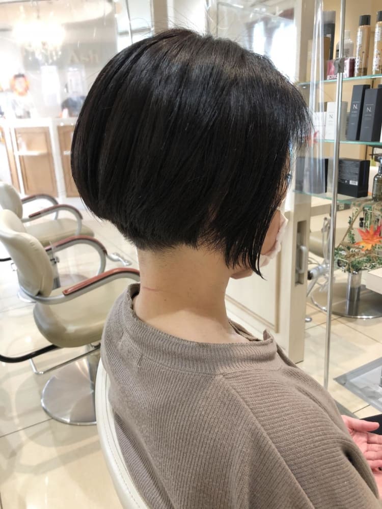 スッキリ前下がりボブ｜ヘアカタログ Ash 分倍河原店 網川 和紗｜ヘアサロン・美容院｜Ash オフィシャルサイト
