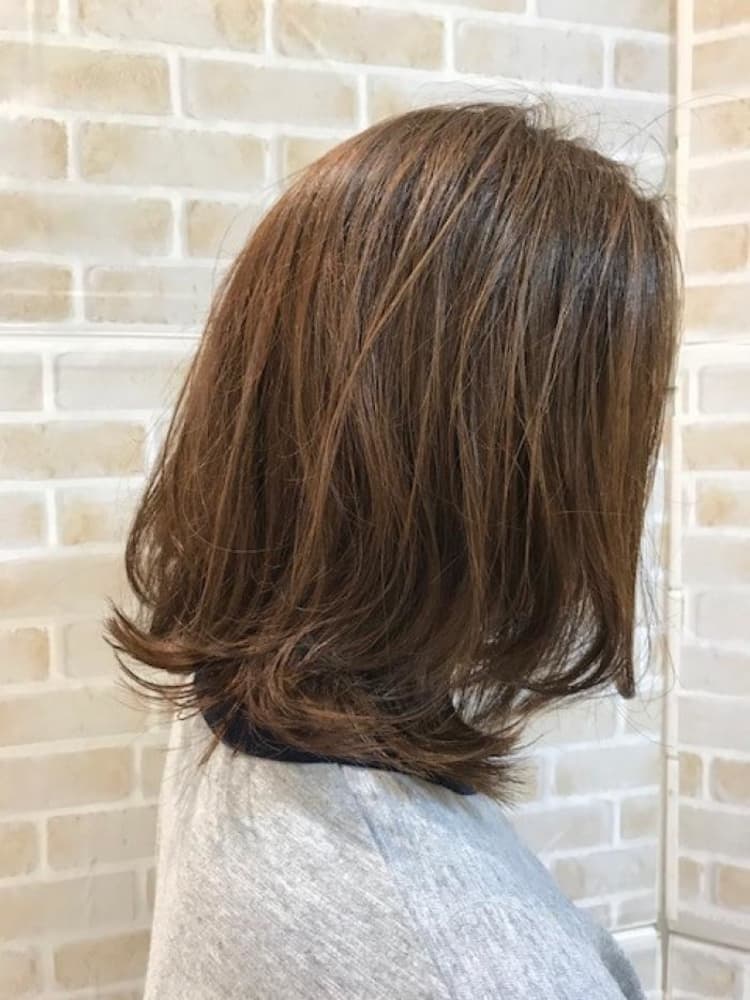 外ハネミディアムボブ｜ヘアカタログ Ash 久我山店 鈴木 一寿｜ヘアサロン・美容院｜Ash オフィシャルサイト