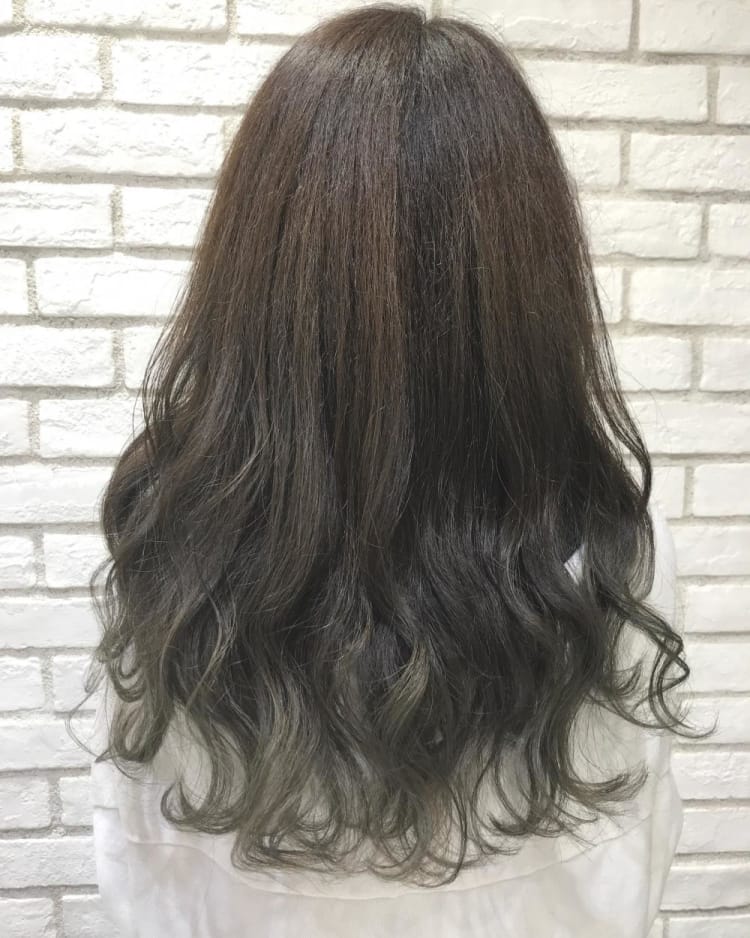 オリーブグレージュ グラデーションカラー ヘアカタログ Ash 戸田公園店 花木 洋斗 ヘアサロン 美容院 Ash オフィシャルサイト