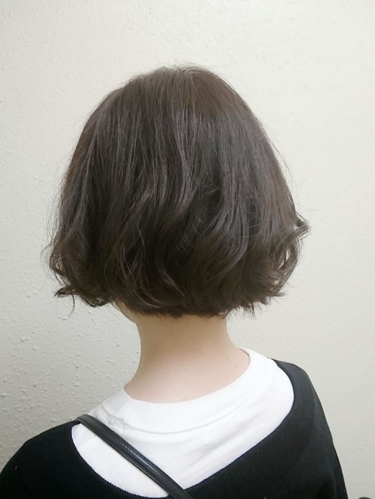 優しめグレージュのマニッシュボブ ヘアカタログ Ash 高円寺店 岡田 千英里 ヘアサロン 美容院 Ash オフィシャルサイト