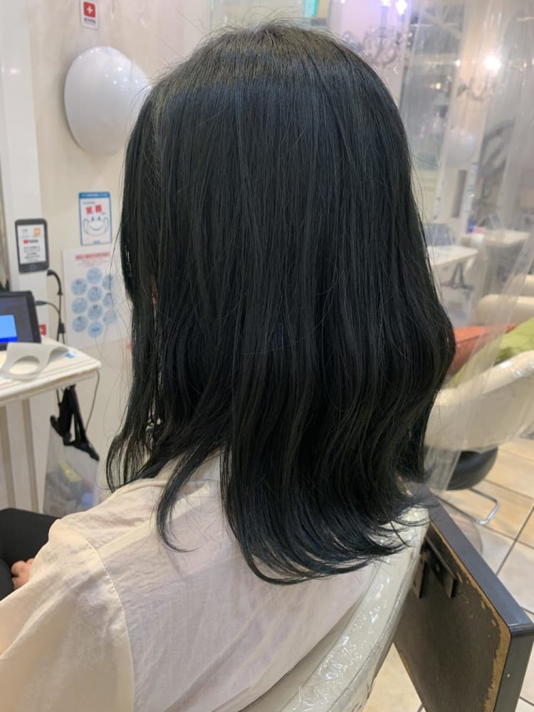 セミロング ブルージュ イルミナカラー ヘアカタログ Ash 北上尾店 小関 亜由実 ヘアサロン 美容院 Ash オフィシャルサイト