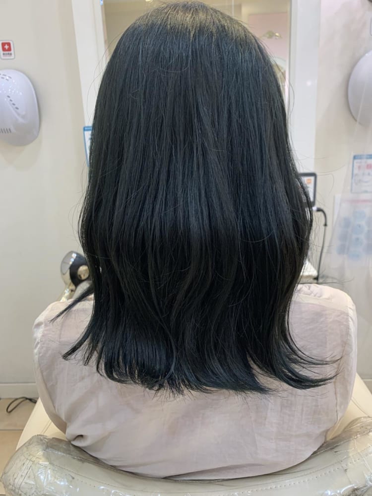 セミロング ブルージュ イルミナカラー ヘアカタログ Ash 北上尾店 小関 亜由実 ヘアサロン 美容院 Ash オフィシャルサイト