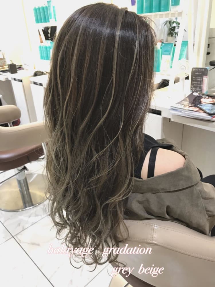 グレージュ バレイヤージュグラデーション ヘアカタログ Ash 大宮店 山崎 俊輔 ヘアサロン 美容院 Ash オフィシャルサイト