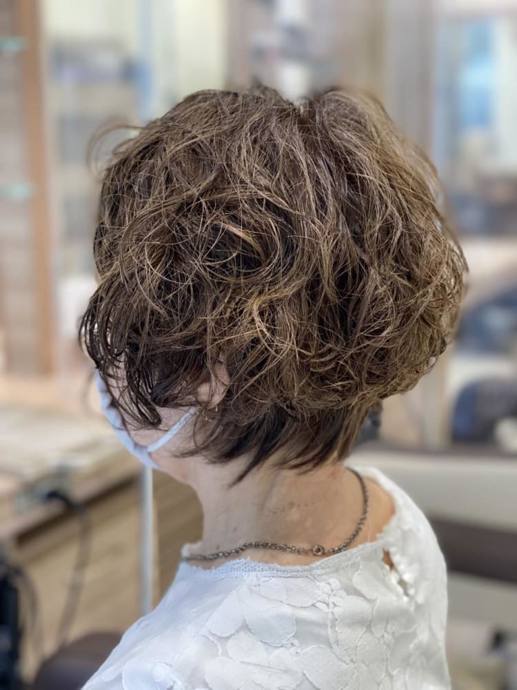 ショートボブ 少し強めのカールスタイル ヘアカタログ Ash 永福町店 宮崎 豪 ヘアサロン 美容院 Ash オフィシャルサイト