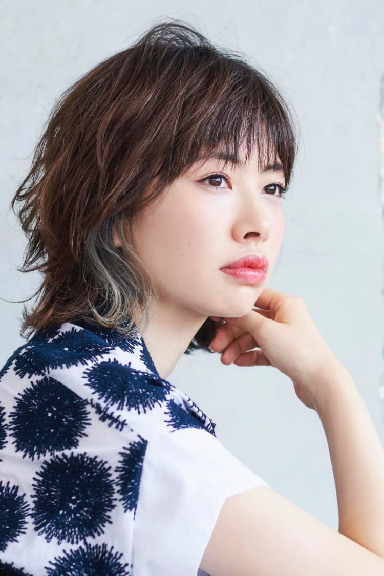 インナーカラーは青系のイルミナオーシャンをレイヤーボブにプラスしてみて ヘアカタログ Ash 自由が丘店 坂本 哲也 ヘアサロン 美容院 Ash オフィシャルサイト