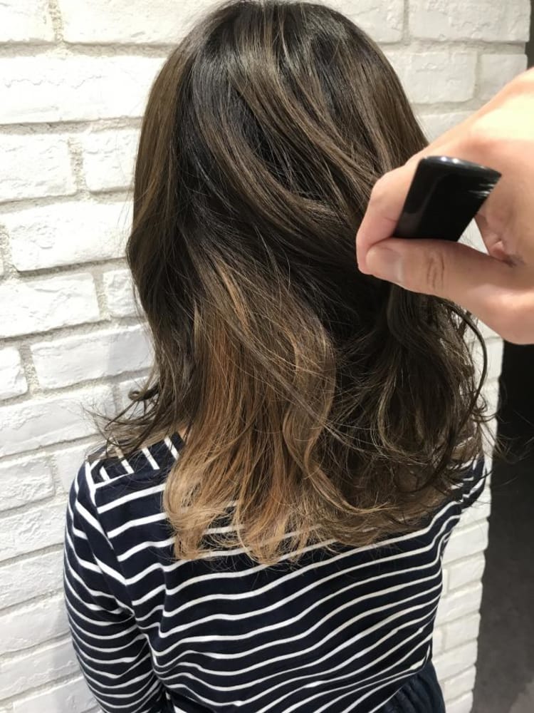 カーキベージュ インナーカラー ヘアカタログ Ash 戸田公園店 花木 洋斗 ヘアサロン 美容院 Ash オフィシャルサイト