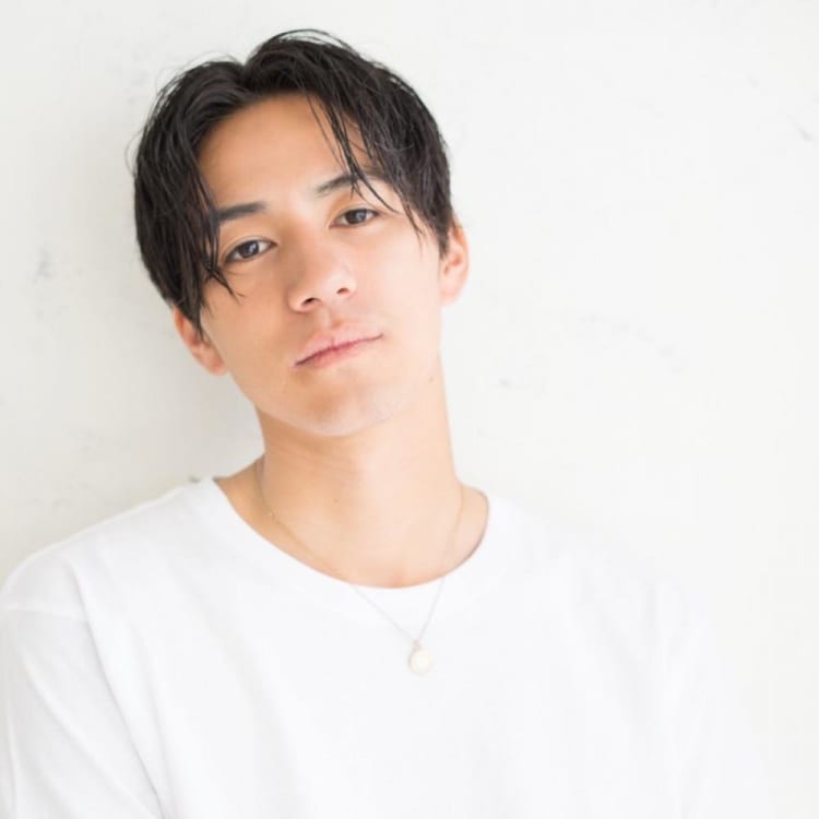 ツーブロック×長めのトップ×艶感でオシャレ男子|ヘアカタログ Ash 武蔵小杉店 Ash 武蔵小杉店|ヘアサロン・美容院|Ash オフィシャルサイト