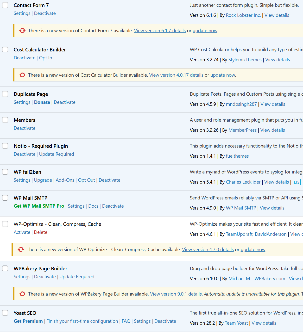 WordPress plugins page showing multiple outdated plugins with update notices