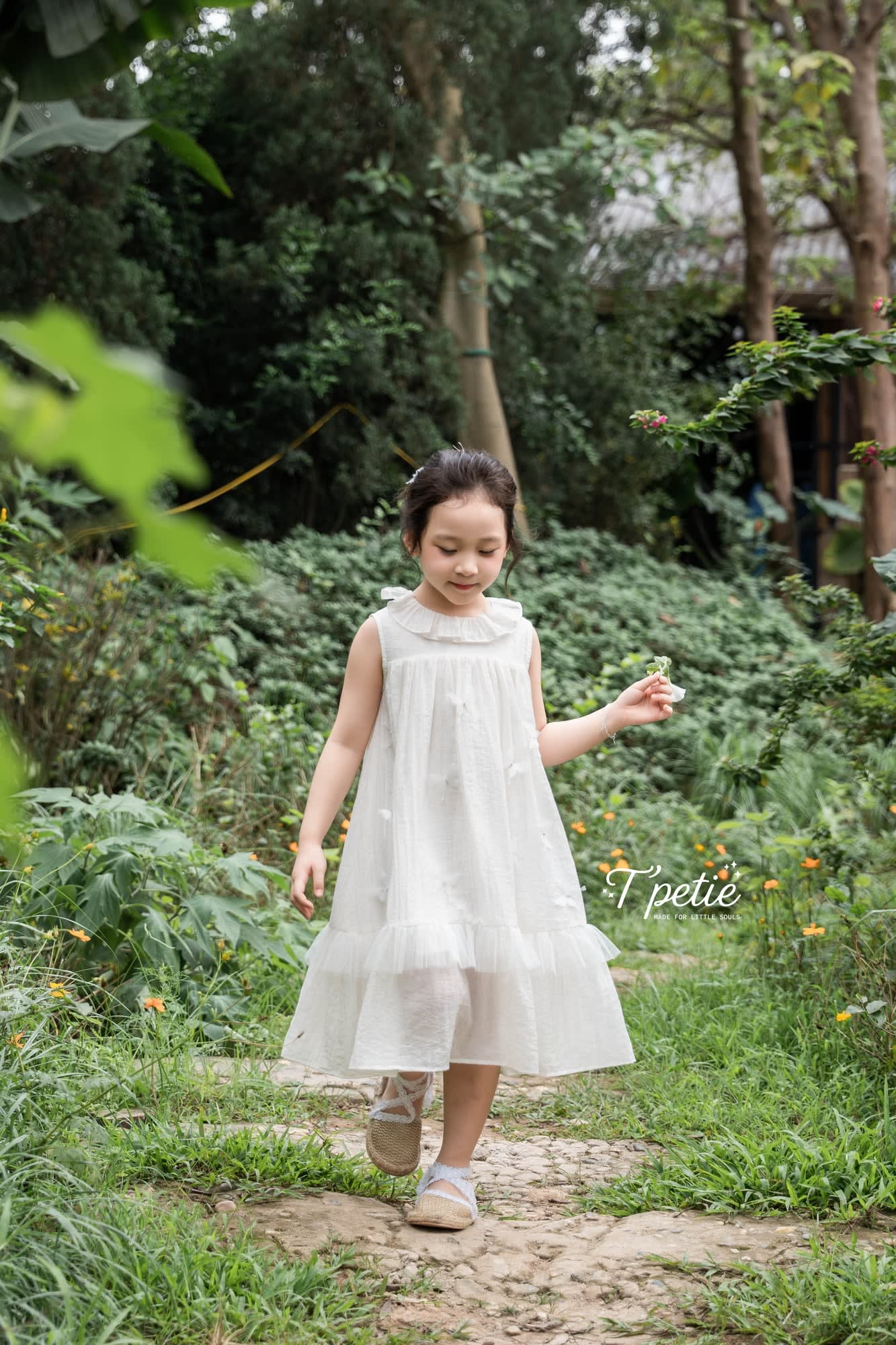 Váy Thi Thơ Trắng thumbnail 3