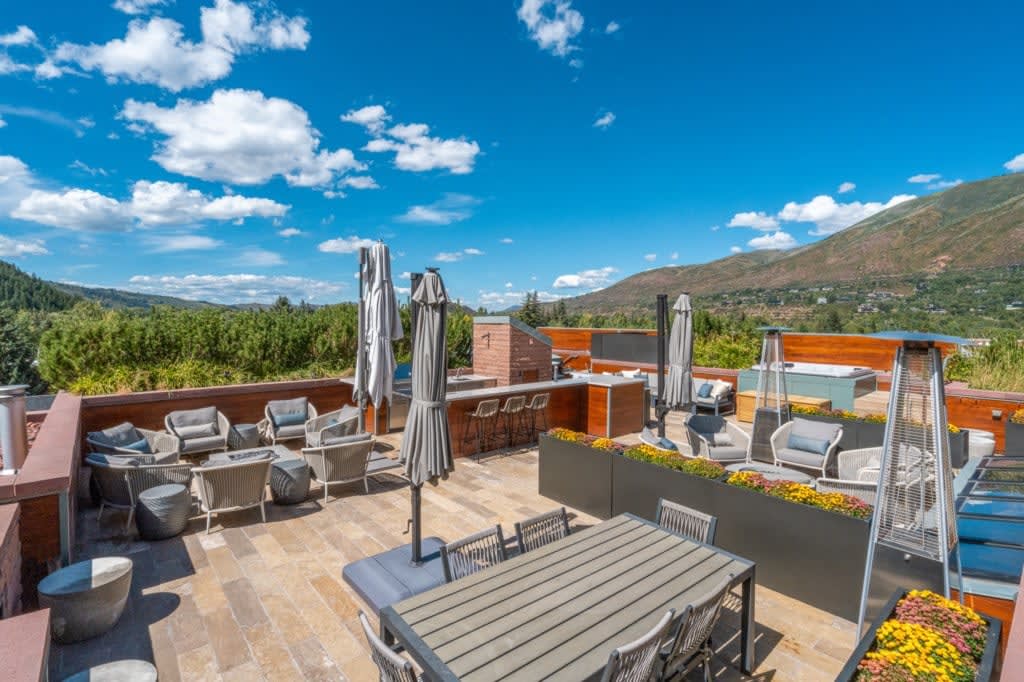 The Motherlode Penthouse Patio: Summer