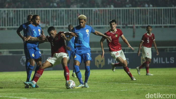 Info Main Bola Juninho Bacuna, Gelandang Curacao yang Agresif Lawan Timnas Indonesia