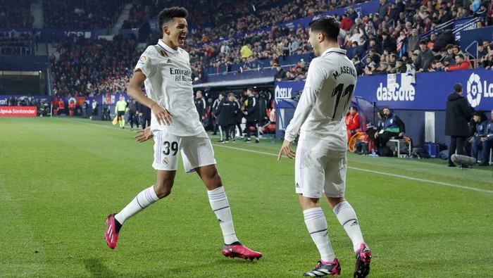 Info Main Bola Hasil Osasuna Vs Real Madrid: Los Blancos Menang Meyakinkan 2-0