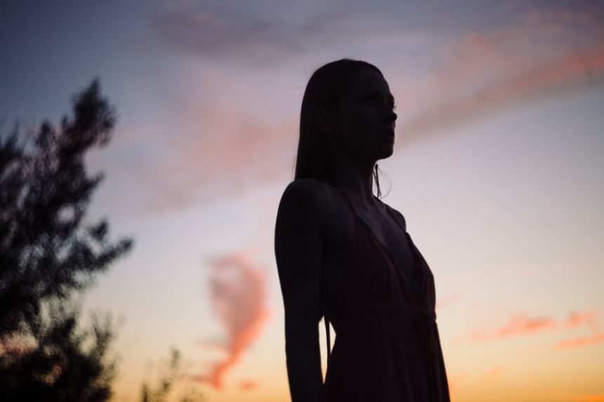 How to know when a Cancer woman is done with you? 10 Signs