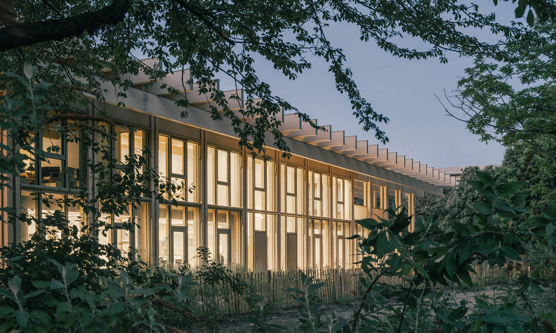 Architecture - Bâtiment d'exploitation dans le Parc de la Villette à Paris - 32