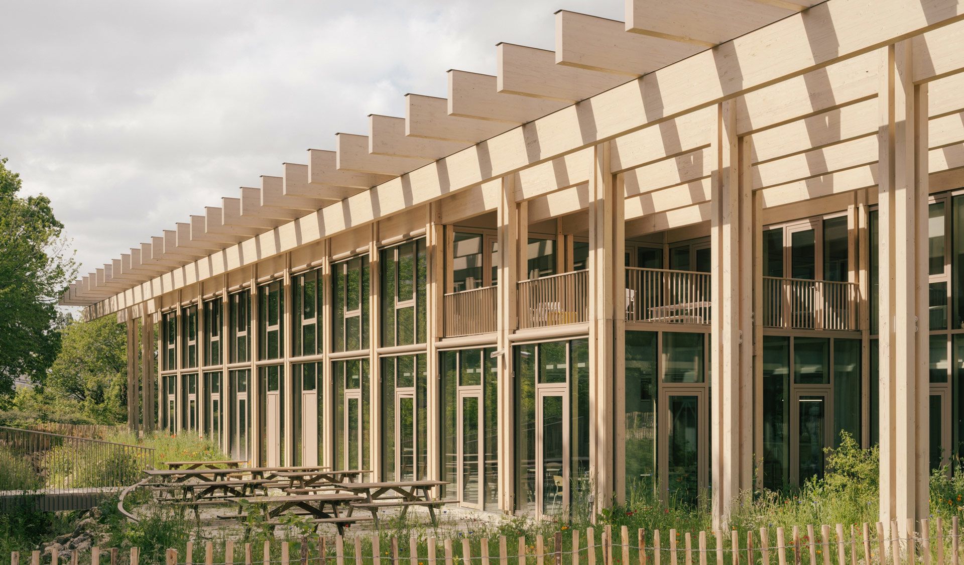 Architecture - Bâtiment d'exploitation dans le Parc de la Villette à Paris - 06
