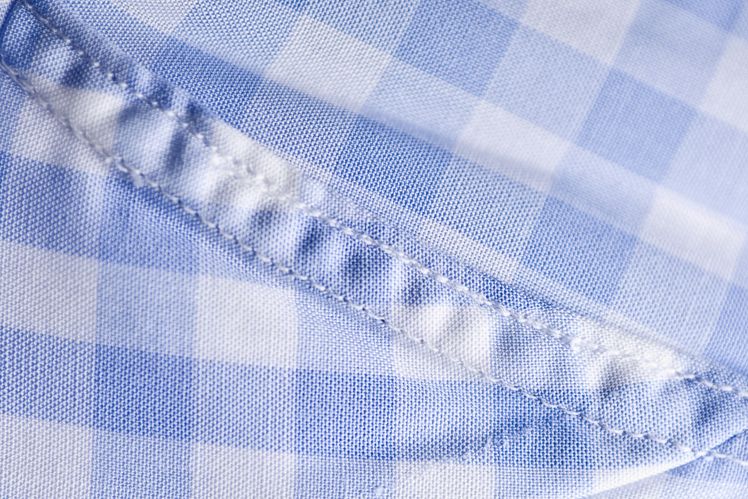 Coutures latérales double aiguilles chemise