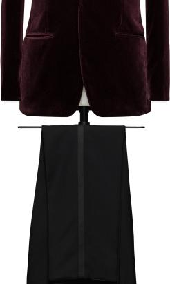 Le costume sombre, la polyvalence