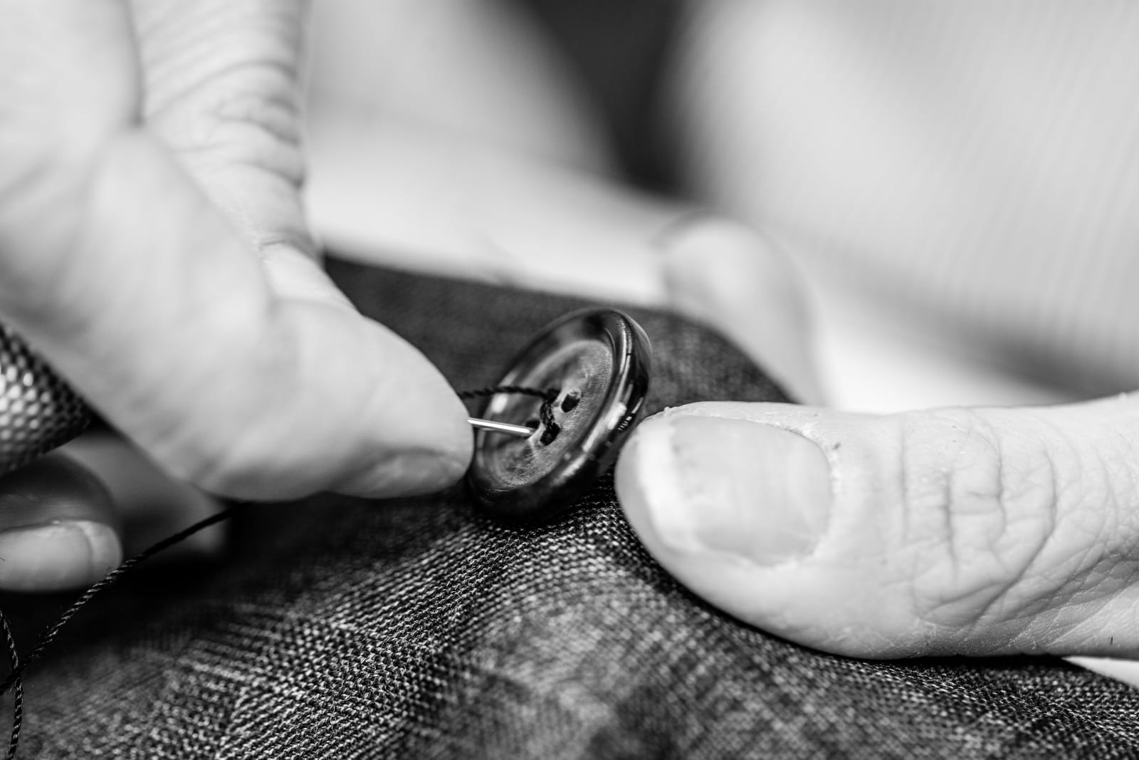 Le geste du tailleur : couture à l'atelier